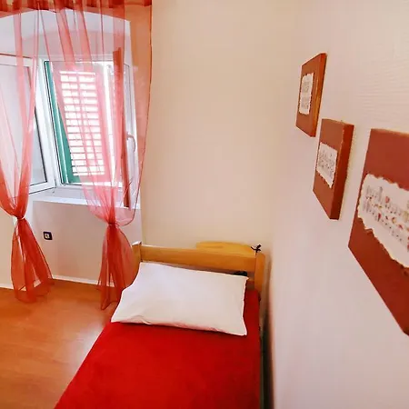 Three Corners Hostel *