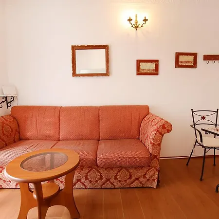 Three Corners Hostel *